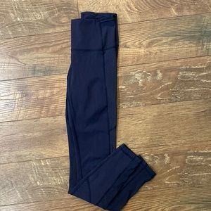 Lululemon navy Swiss dot paneling 6